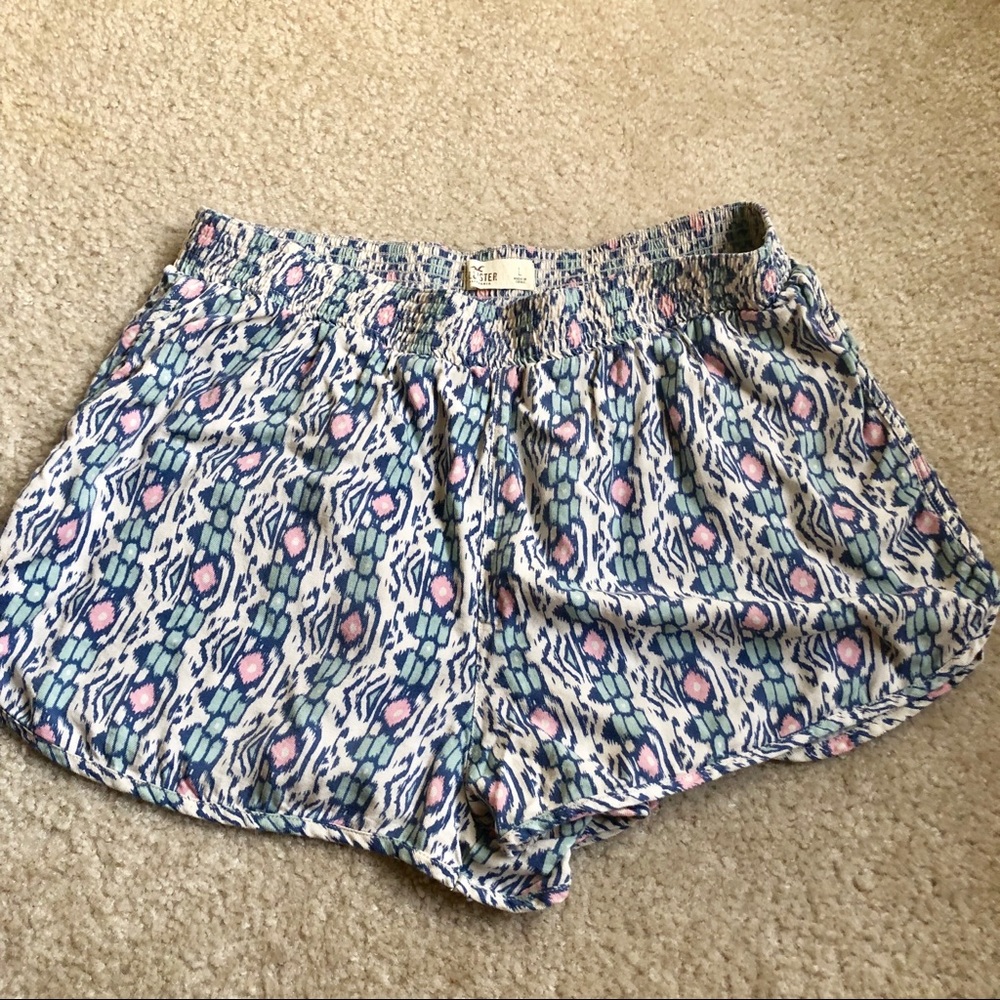 Hollister shorts sz L